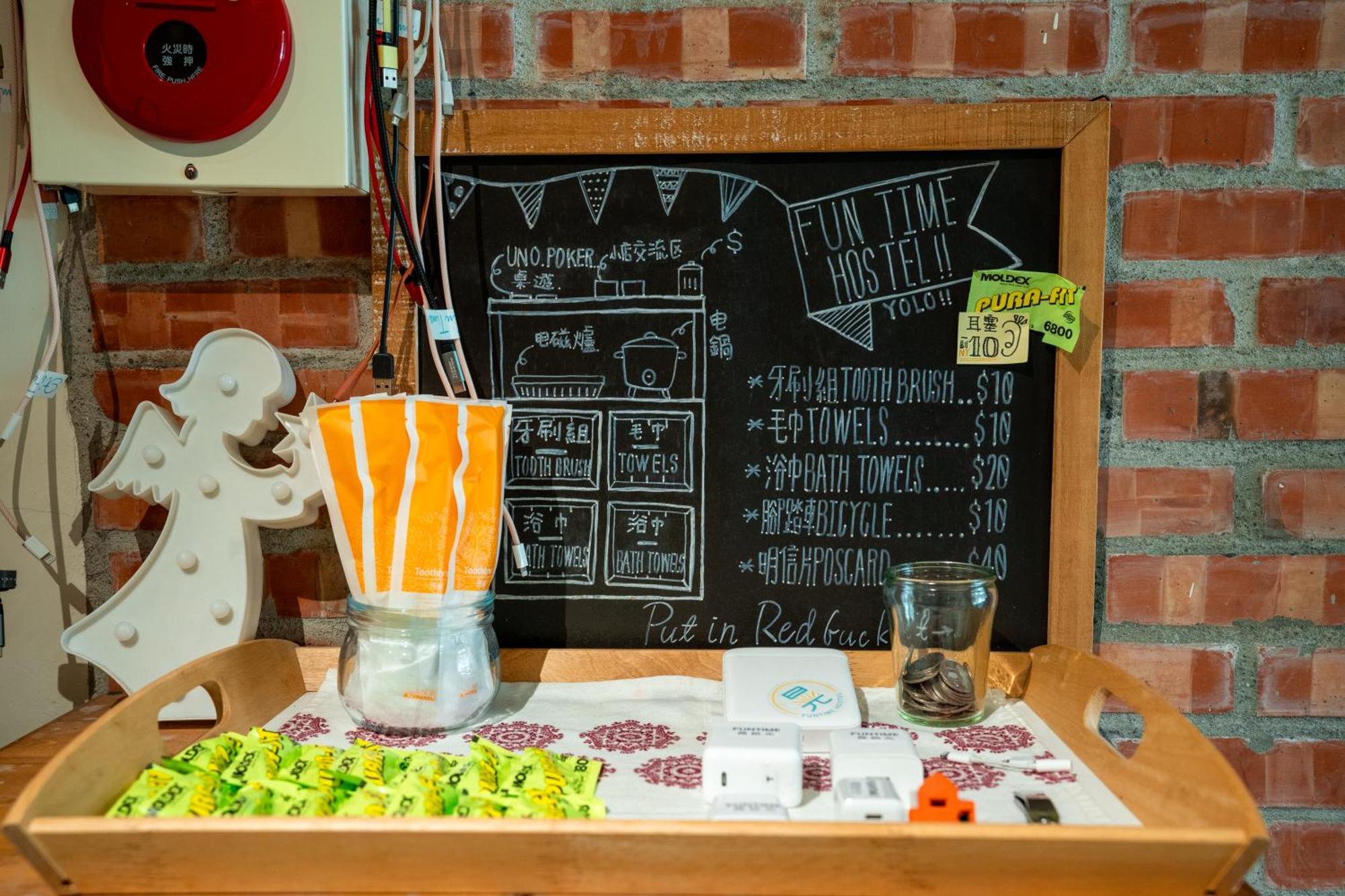 Funtime Hostel Chiayi Exterior foto